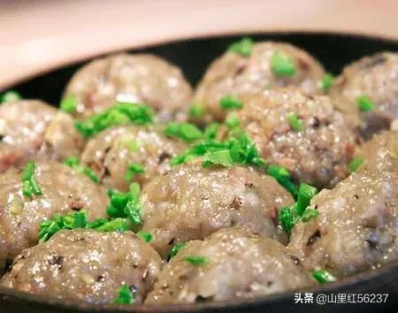 年夜饭必备的十二道菜,年夜饭必不可少的菜都有哪些？