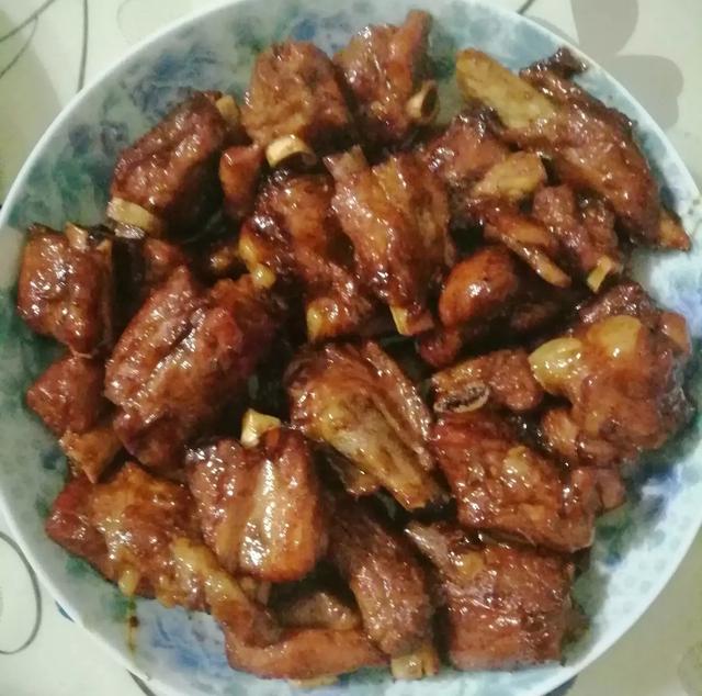 年夜饭必备的十二道菜,年夜饭必不可少的菜都有哪些？