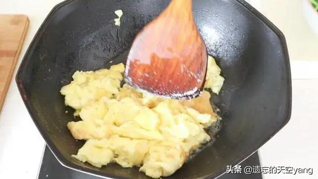 饼丝怎么炒好吃,炒饼丝用的饼丝是怎么做的？