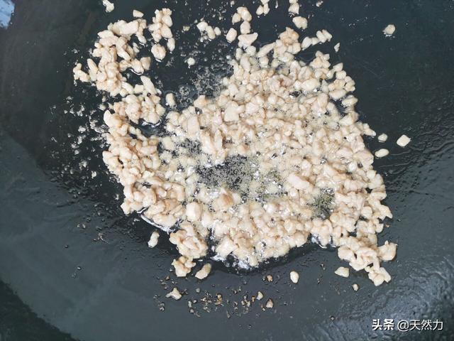 豌豆荚怎么做好吃,肉末炒青豆怎么做才更好吃？