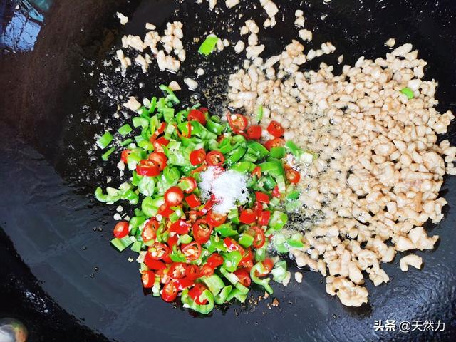 豌豆荚怎么做好吃,肉末炒青豆怎么做才更好吃？