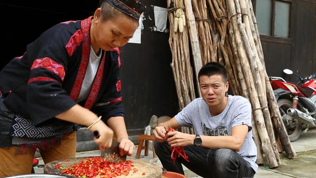 怎样做辣椒油又香又辣,怎么样炸辣椒炸的又香而不辣？