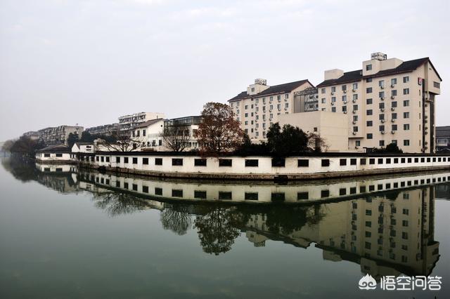 华东国际珠宝城,去绍兴旅游住在哪里比较好？