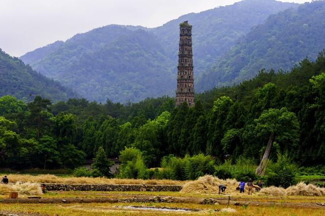 天台山在哪里,浙江台州的天台山景区怎么样？