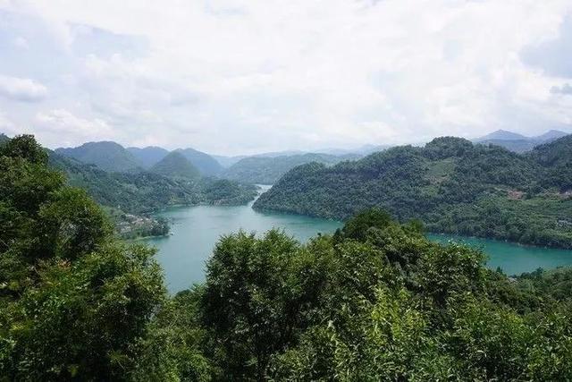 利川旅游景点排名,长阳有哪些景点值得推荐？