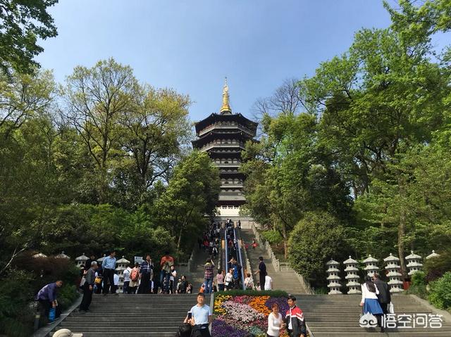 雷峰塔简介,杭州西湖的雷峰塔为什么会倒？