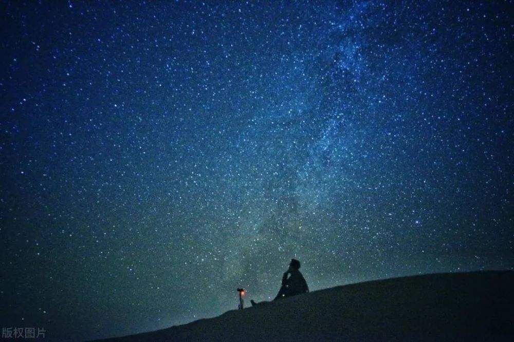 脚踏实地仰望星空什么意思