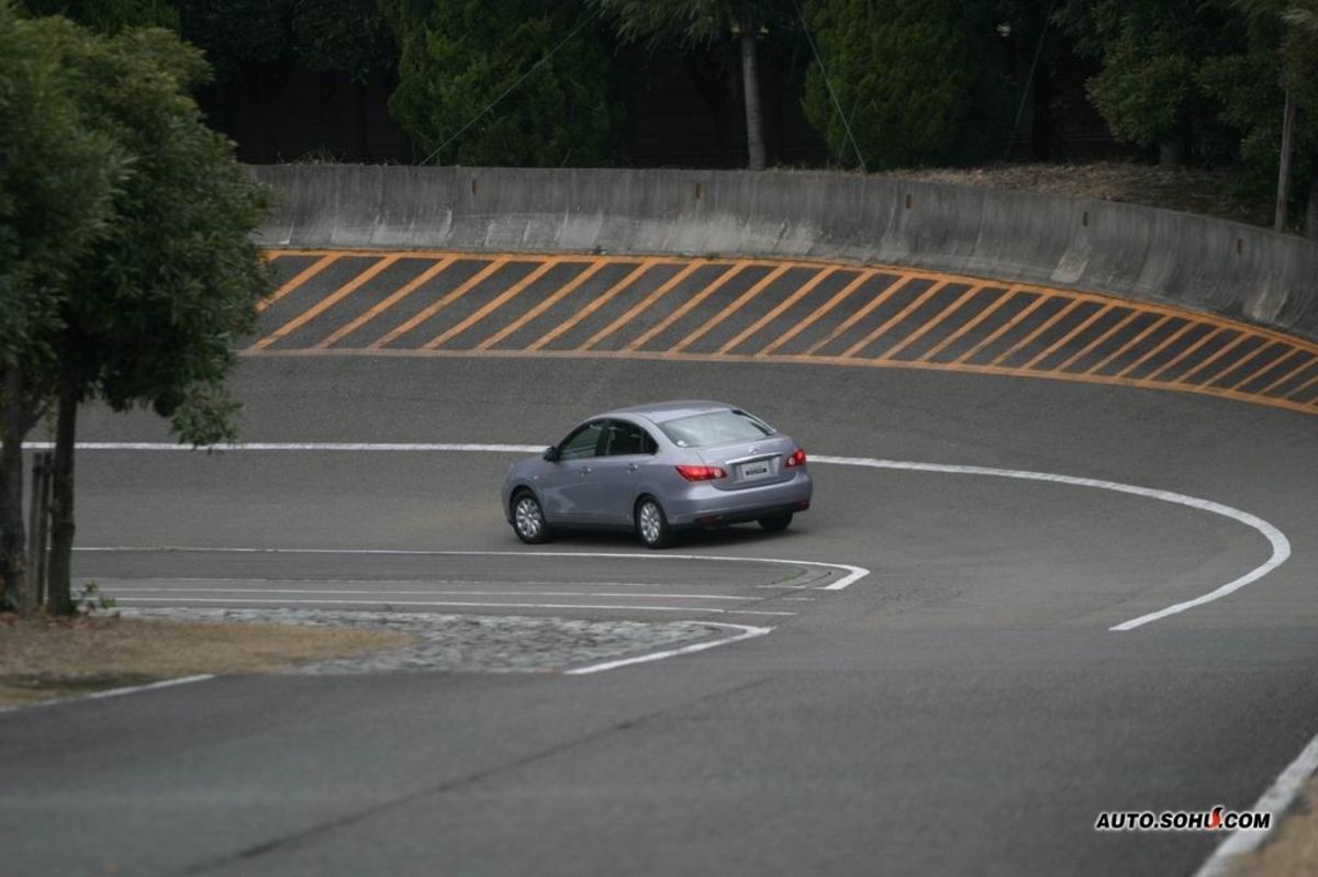 日产风雅轴距多长