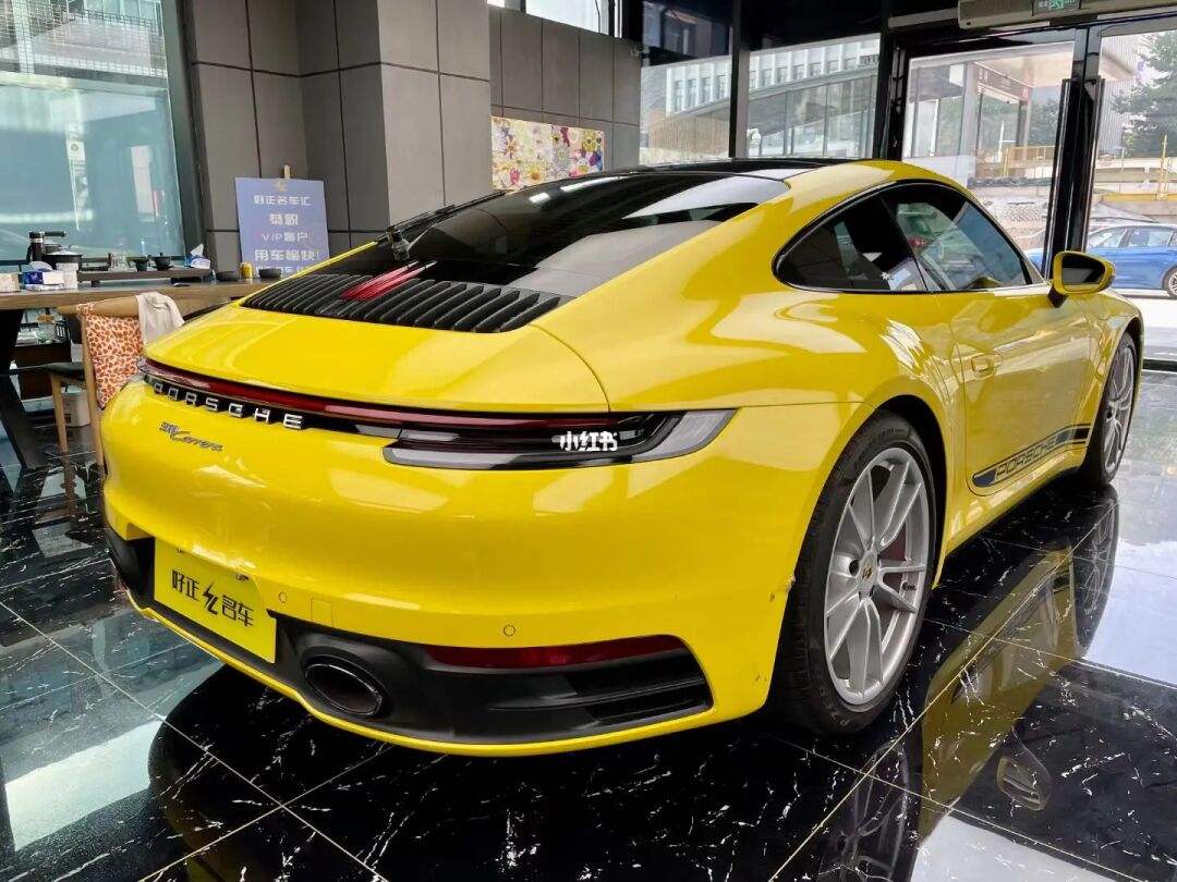 2020款911