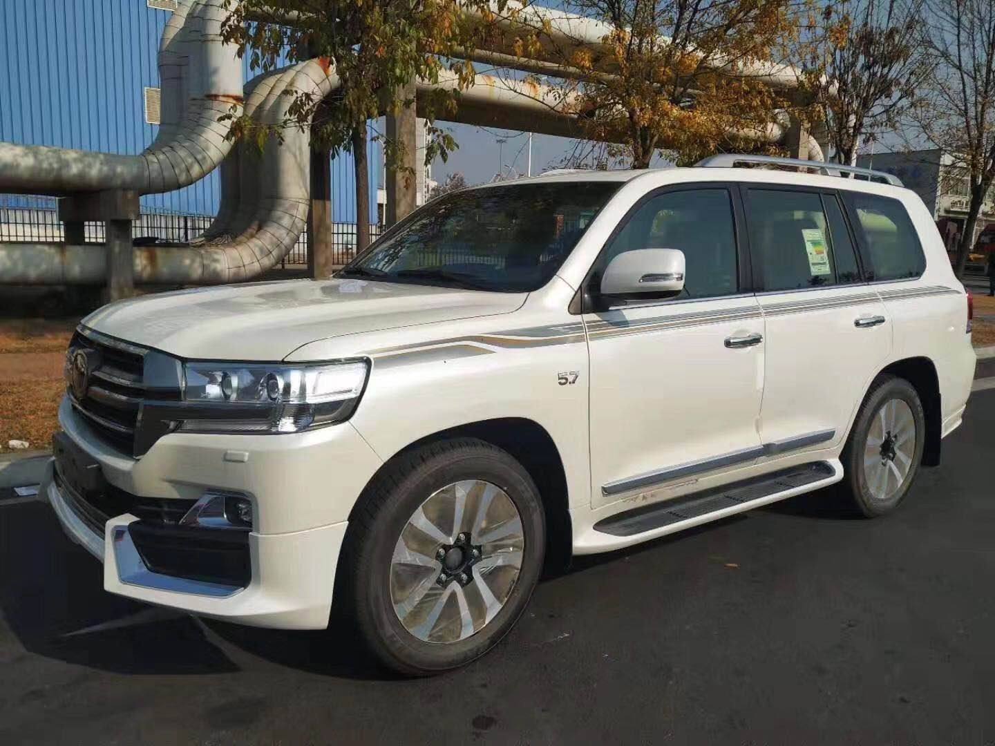 2020款兰德酷路泽5700v8顶配