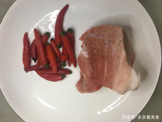 猪肉放什么材料最好吃