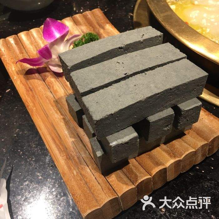 黑豆腐是什么做的