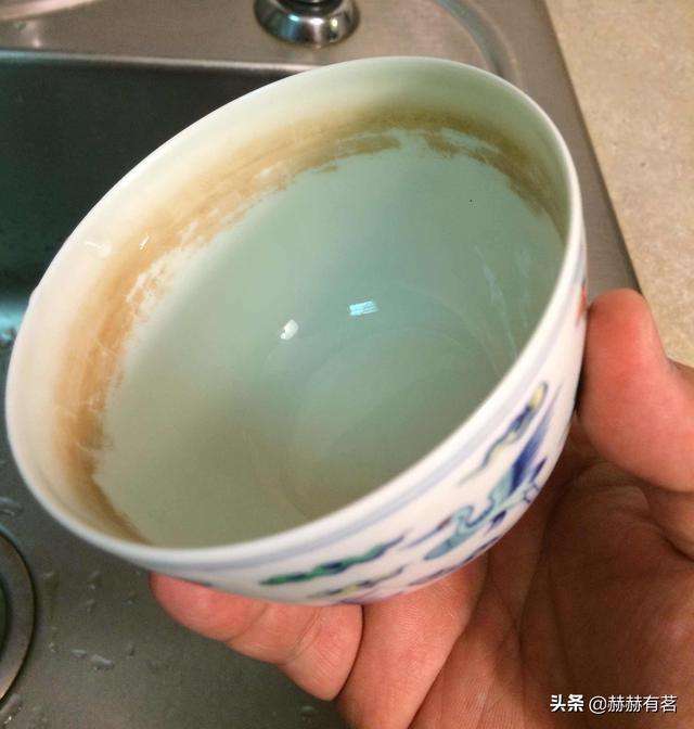 清洗茶叶水里的茶垢方法