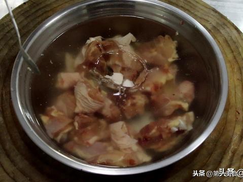 大厨教你做黄焖鸡，告诉你酱料比例，在家也能做出饭店的味