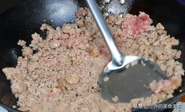 面馆里的炸酱是怎么做出来的？学会了，在家里做好吃的炸酱面