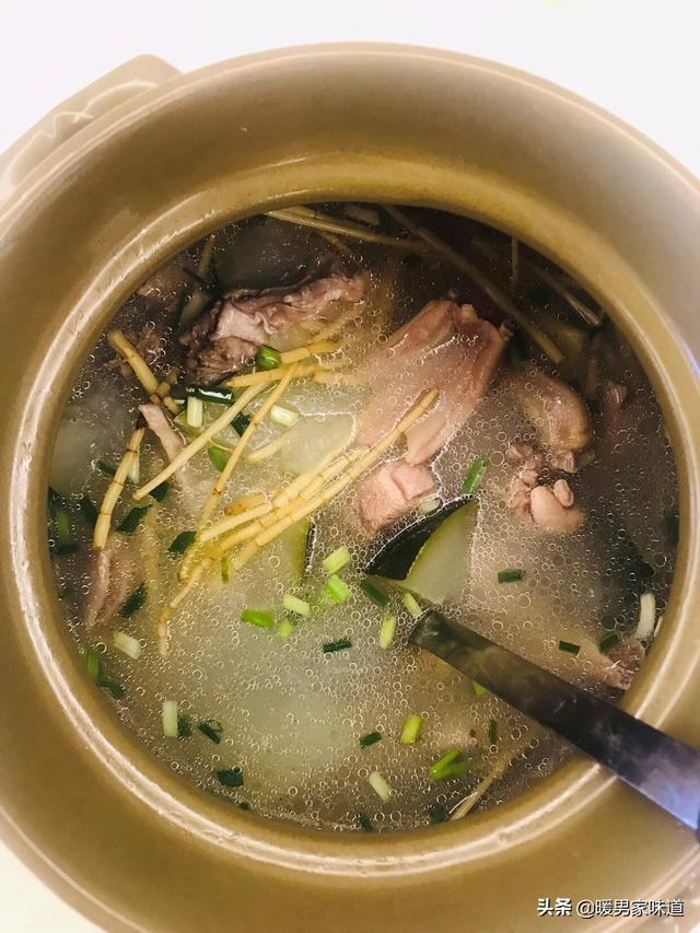 夏至后宜食鸭，冬瓜水鸭汤，清热消暑，清凉生津，增强食欲就靠它