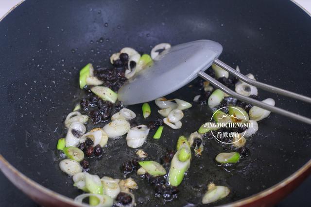 我家晚餐都是素菜，教你油麦菜好吃的做法，越嚼越香，好吃不胖