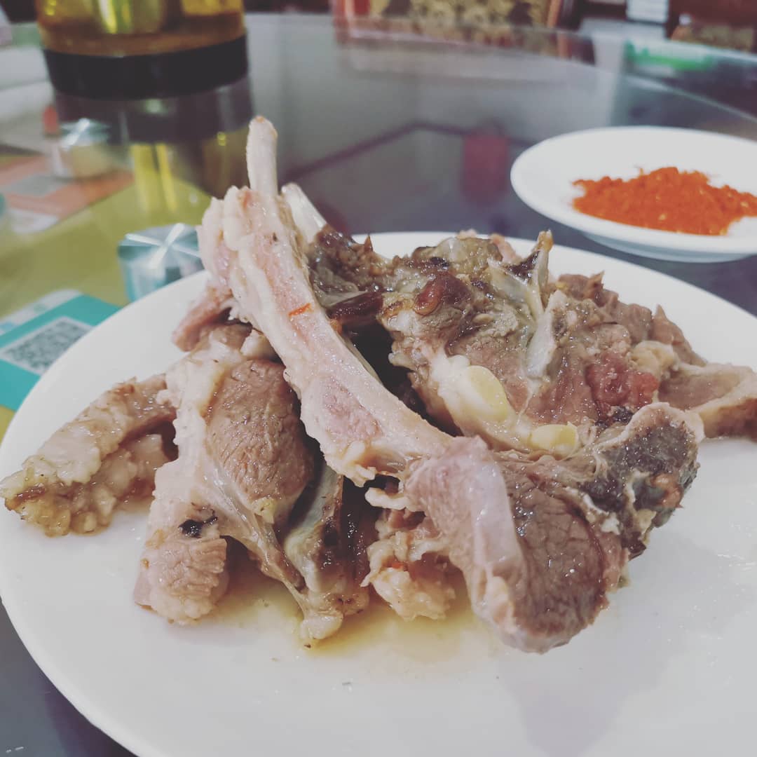 在甘肃吃羊肉