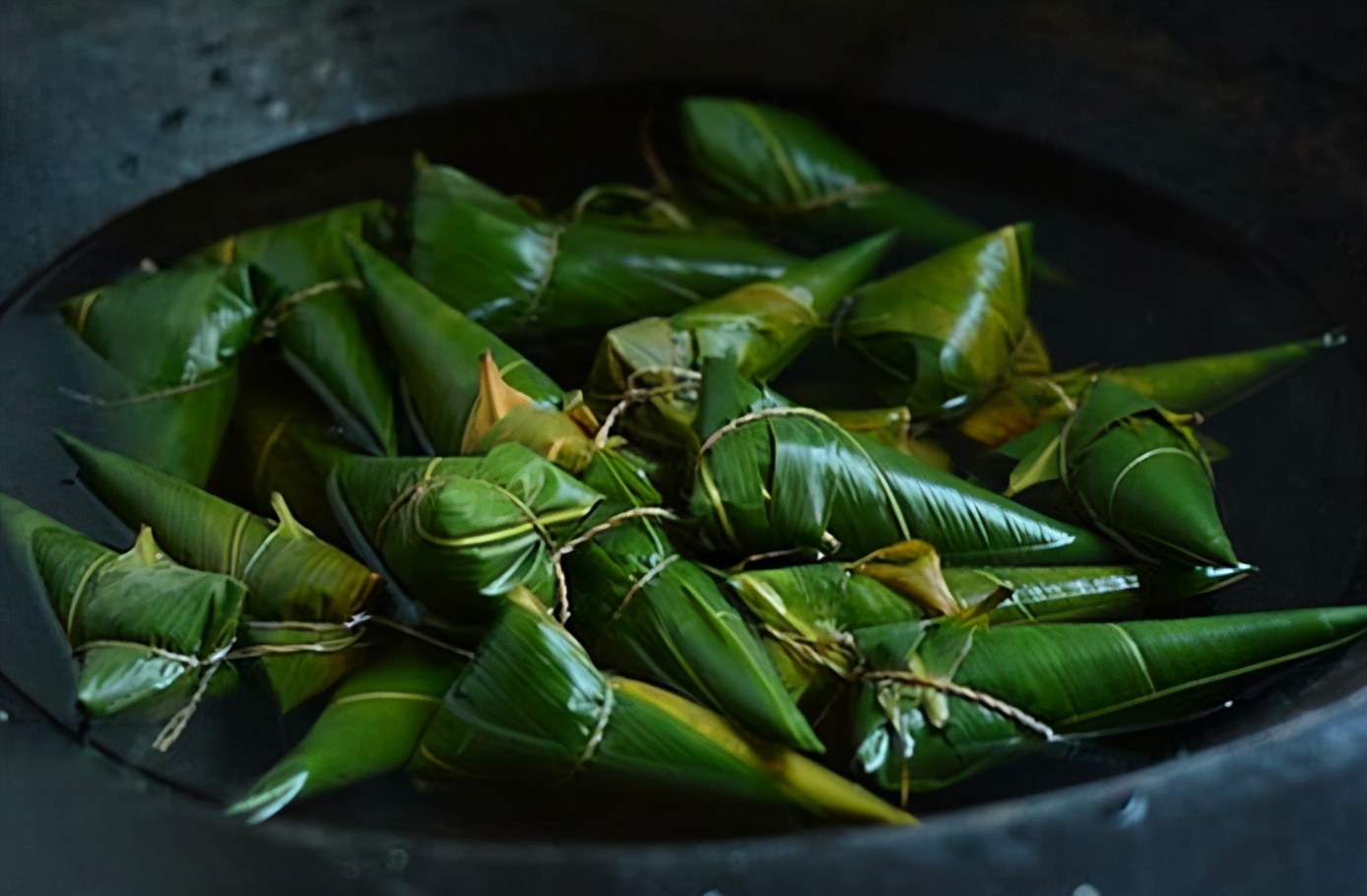 煮粽子有诀窍，水里多加“2样料”，粽子煮好更好吃，香甜软糯