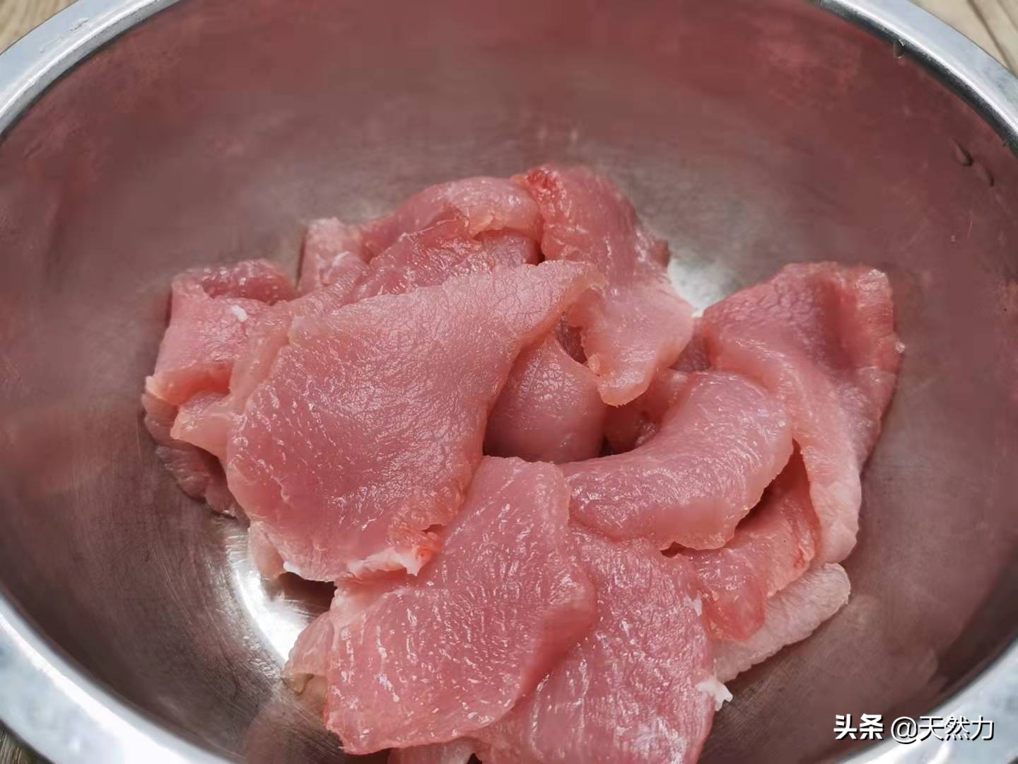 东北名菜锅包肉的老做法，满满的小技巧，在家也能做出饭店的味道