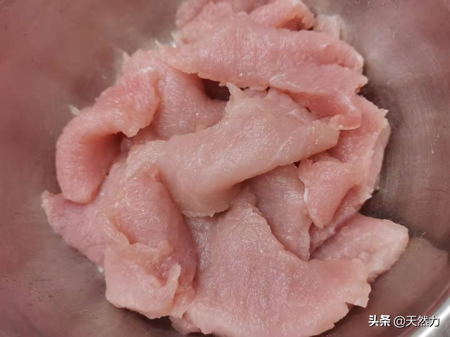 东北名菜锅包肉的老做法，满满的小技巧，在家也能做出饭店的味道