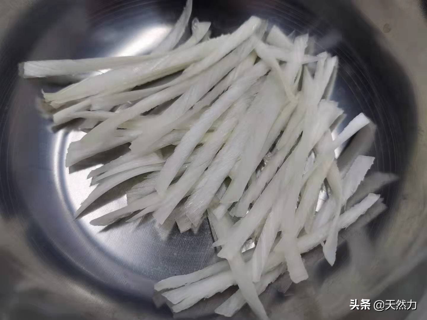 东北名菜锅包肉的老做法，满满的小技巧，在家也能做出饭店的味道