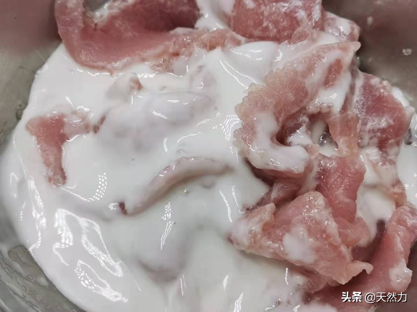 东北名菜锅包肉的老做法，满满的小技巧，在家也能做出饭店的味道