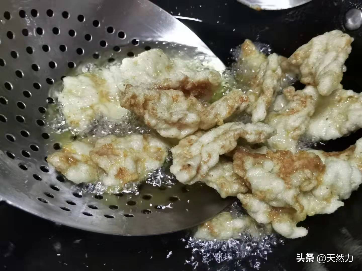 东北名菜锅包肉的老做法，满满的小技巧，在家也能做出饭店的味道