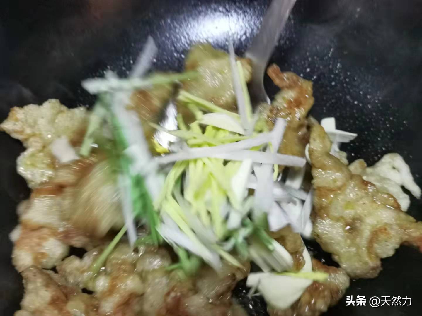 东北名菜锅包肉的老做法，满满的小技巧，在家也能做出饭店的味道