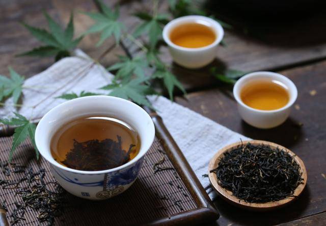 家里放了几年的红茶、绿茶、普洱茶，还能拿来喝吗？