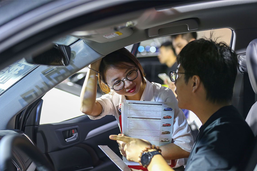 买车到底能不能选白色车？白色车的优缺点解读，弄懂后买车不愁人