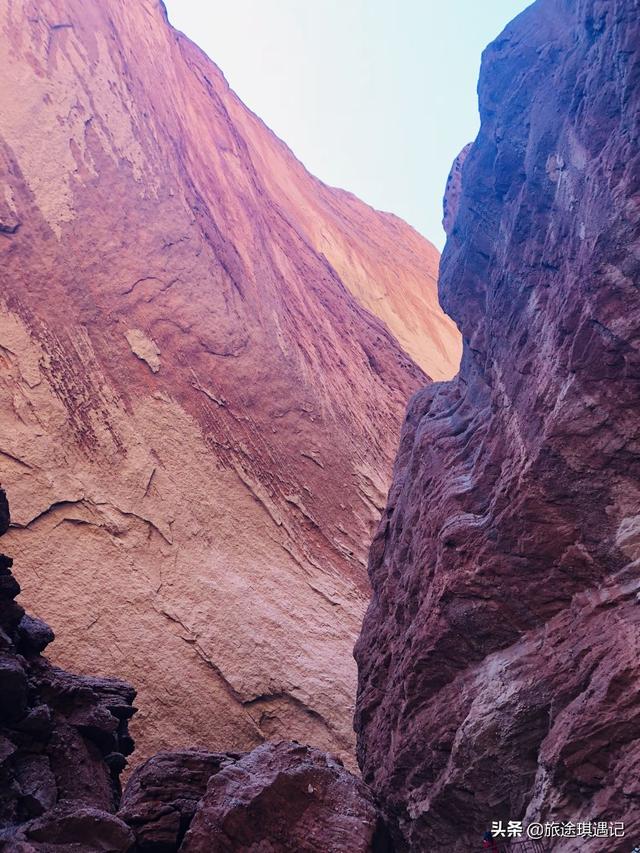 不必去美国羚羊谷，在库车大峡谷就能一览峡谷神奇，感受天山神秘