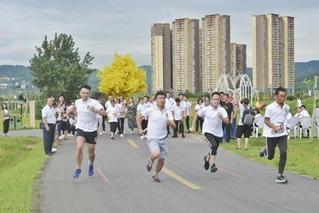 花海【终身免门票会员卡】。一卡在手，四季花海全归你！