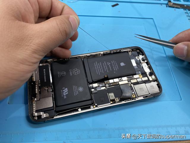 二次维修的iPhoneX无法充电，维修大揭秘