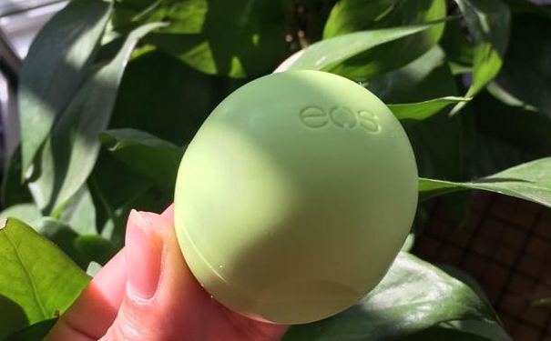 eos润唇球多少钱？eos唇膏正版价格(1)