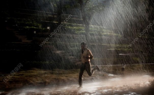 淋雨后头疼怎么办？淋雨了头痛怎么办？(1)