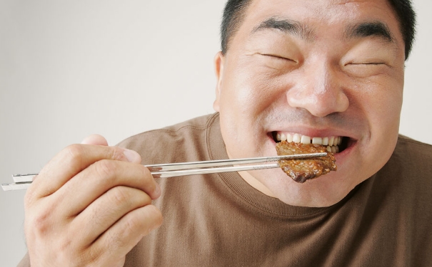 晚饭吃得晚增加胃癌风险？晚饭吃得晚好吗？(1)