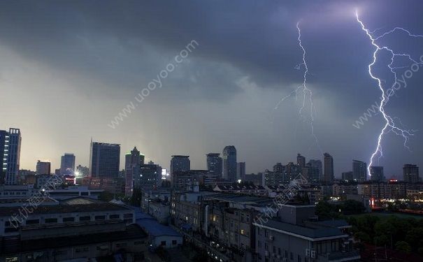 下雨天可以开空调吗？打雷下雨开空调好吗？(1)