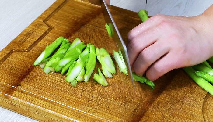 芥兰炒牛肉的做法 芥兰炒牛肉怎么炒