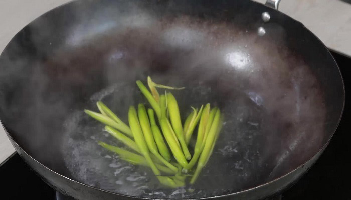 如何凉拌金针菇黄花菜 金针菇黄花菜怎么凉拌好吃