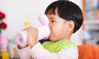 如何分辨水杯材质 水杯材质区别