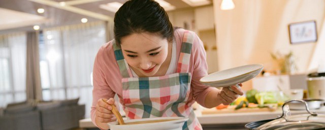 鸭子怎么吃好吃 鲜嫩香浓姜爆鸭家常好吃做法