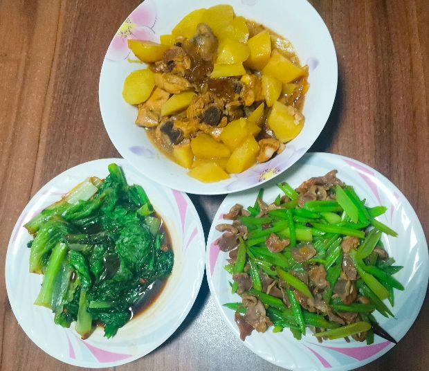 鸡腿的家常做法鸡腿炖香菇土豆（鸡腿炖土豆宽粉）