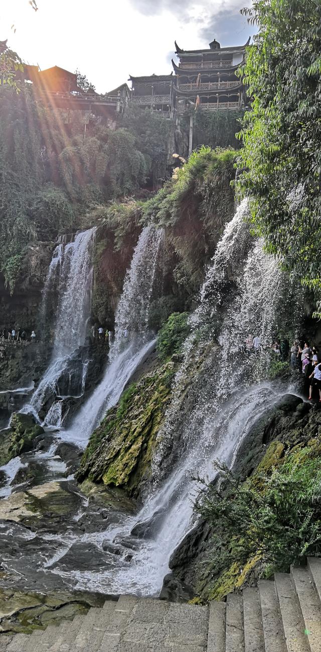 自驾游芙蓉镇旅游攻略图（美不胜收--第一站芙蓉镇）