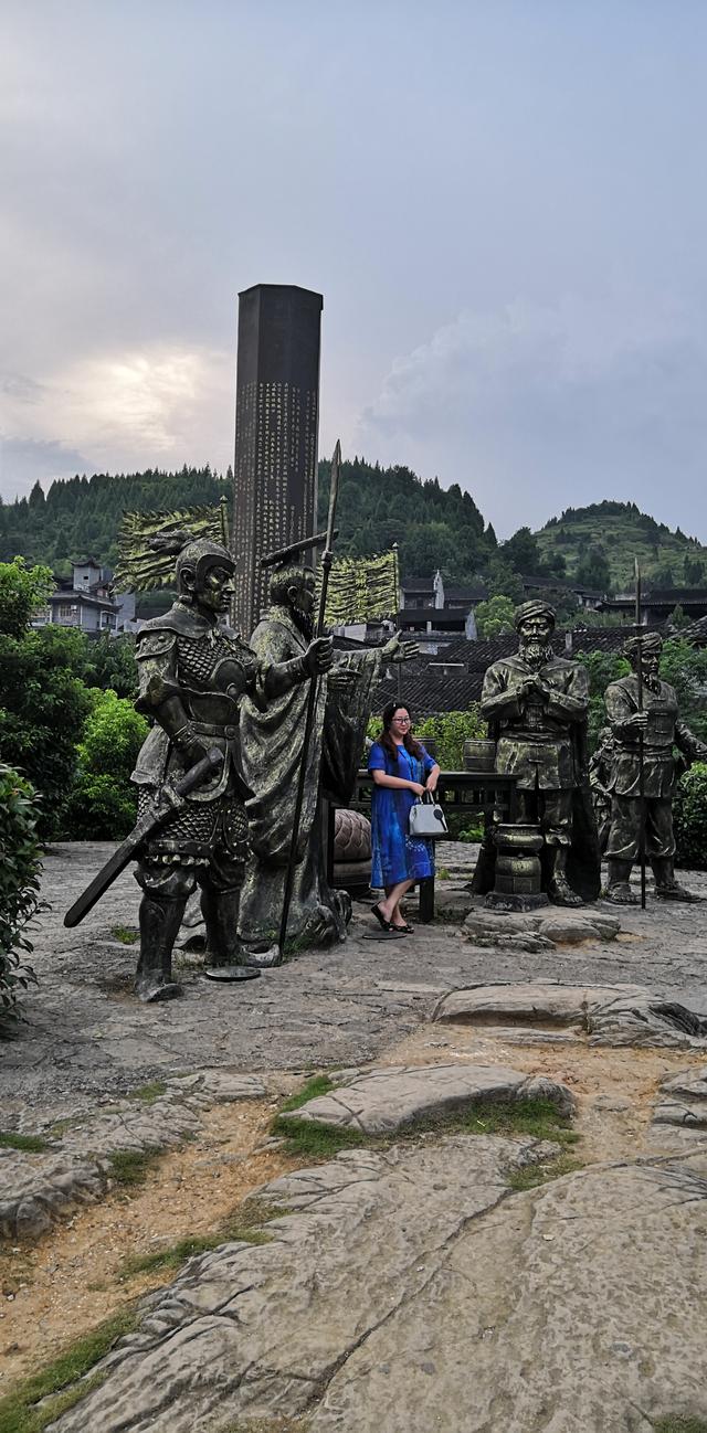 自驾游芙蓉镇旅游攻略图（美不胜收--第一站芙蓉镇）