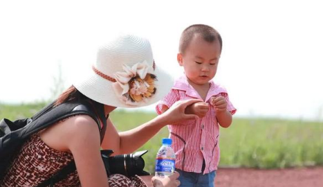 婆婆老想让我妈来带孩子什么意思2